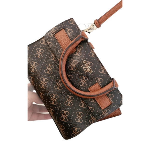 Guess Cross body bag - Picture 2 of 4